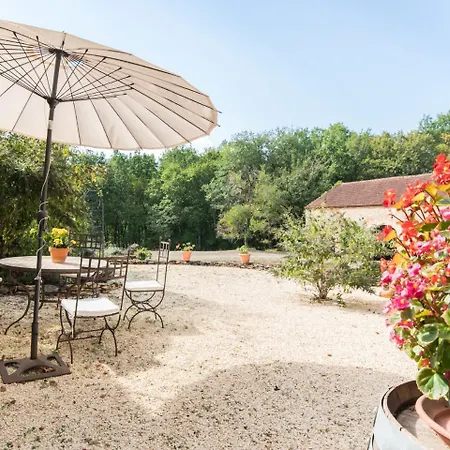 펜션 Quaint Holiday With Private Pool In Puy-l'evaªque