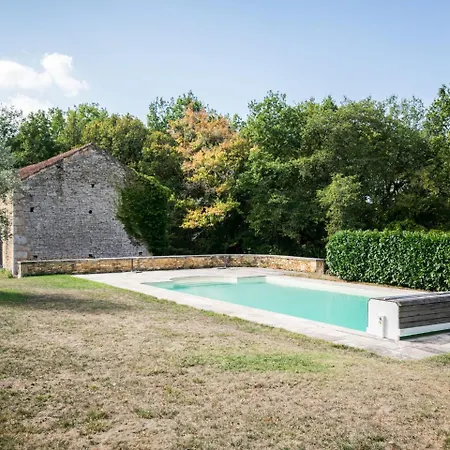 펜션 Quaint Holiday With Private Pool In Puy-l'evaªque *