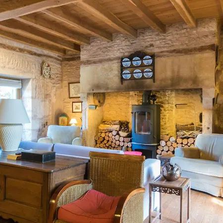 Quaint Holiday With Private Pool In Puy-l'evaªque