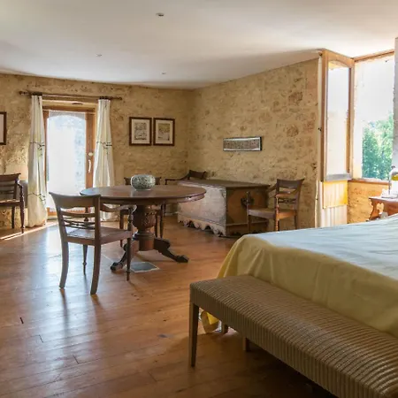 Quaint Holiday With Private Pool In Puy-l'evaªque 펜션 Puy-lʼÉvêque