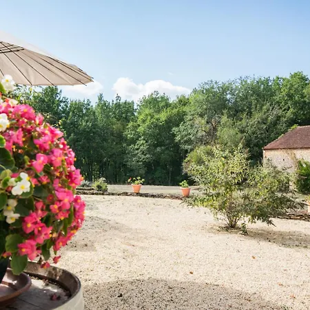 Quaint Holiday With Private Pool In Puy-l'evaªque 펜션