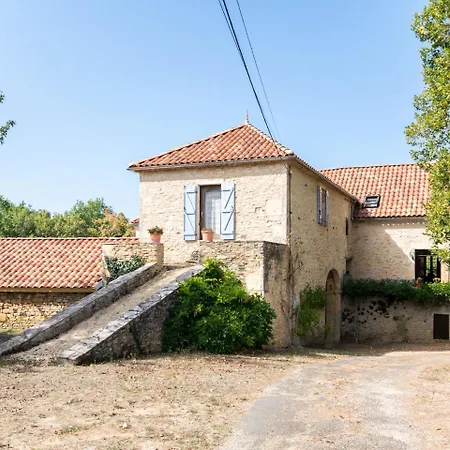 Quaint Holiday With Private Pool In Puy-l'evaªque 펜션 Puy-lʼÉvêque